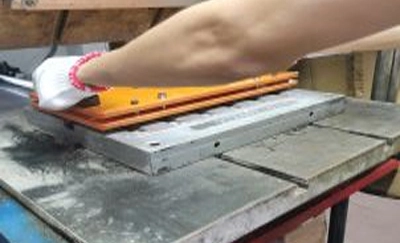 I produttori di prodotti in gomma siliconica ti portano a capire i tre principali processi di stampaggio in Silicone